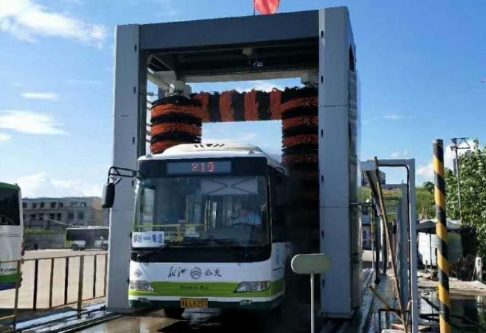 往復式大巴洗車機-江西萍鄉(xiāng)合作項目[隆茂鑫晟]